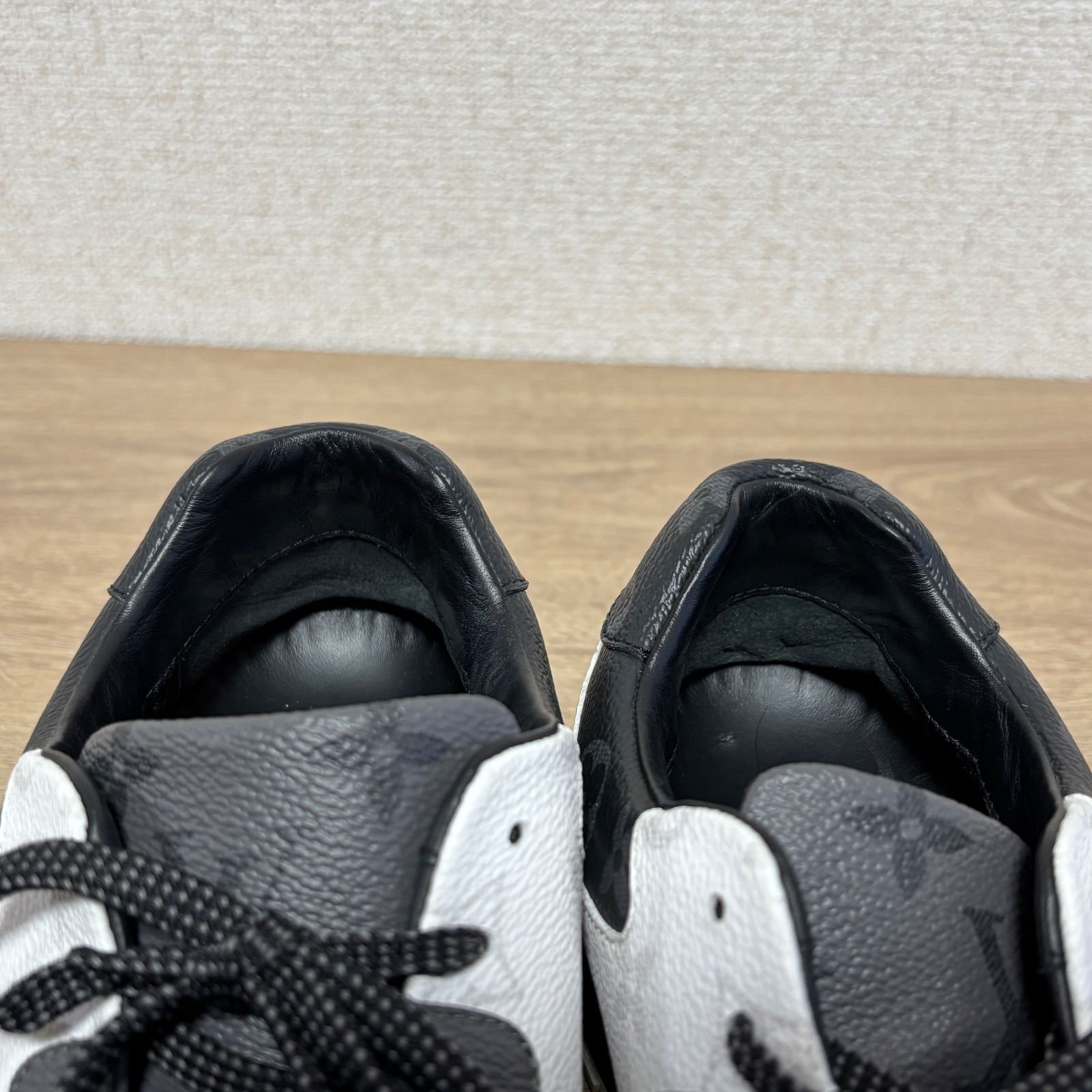 エクリプス スニーカー