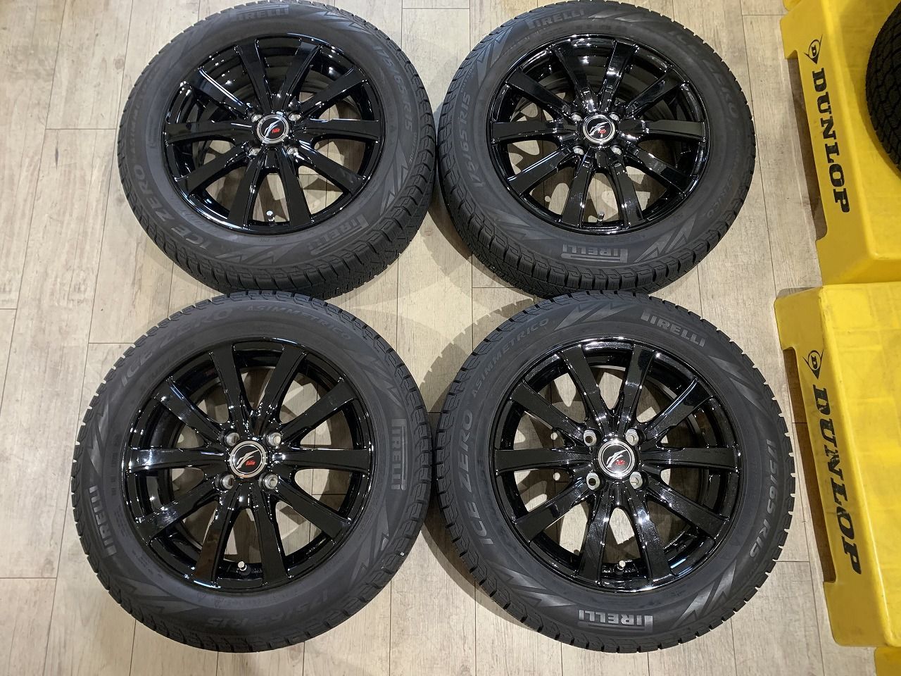 2512001】スタッドレス Fang 15インチ 5.5J +42 PCD100 4H + PIRELLI 