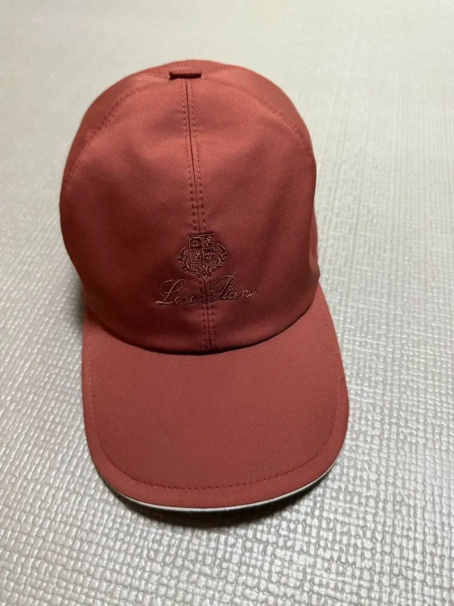 ロロ ピアーナ ベースボールキャップ