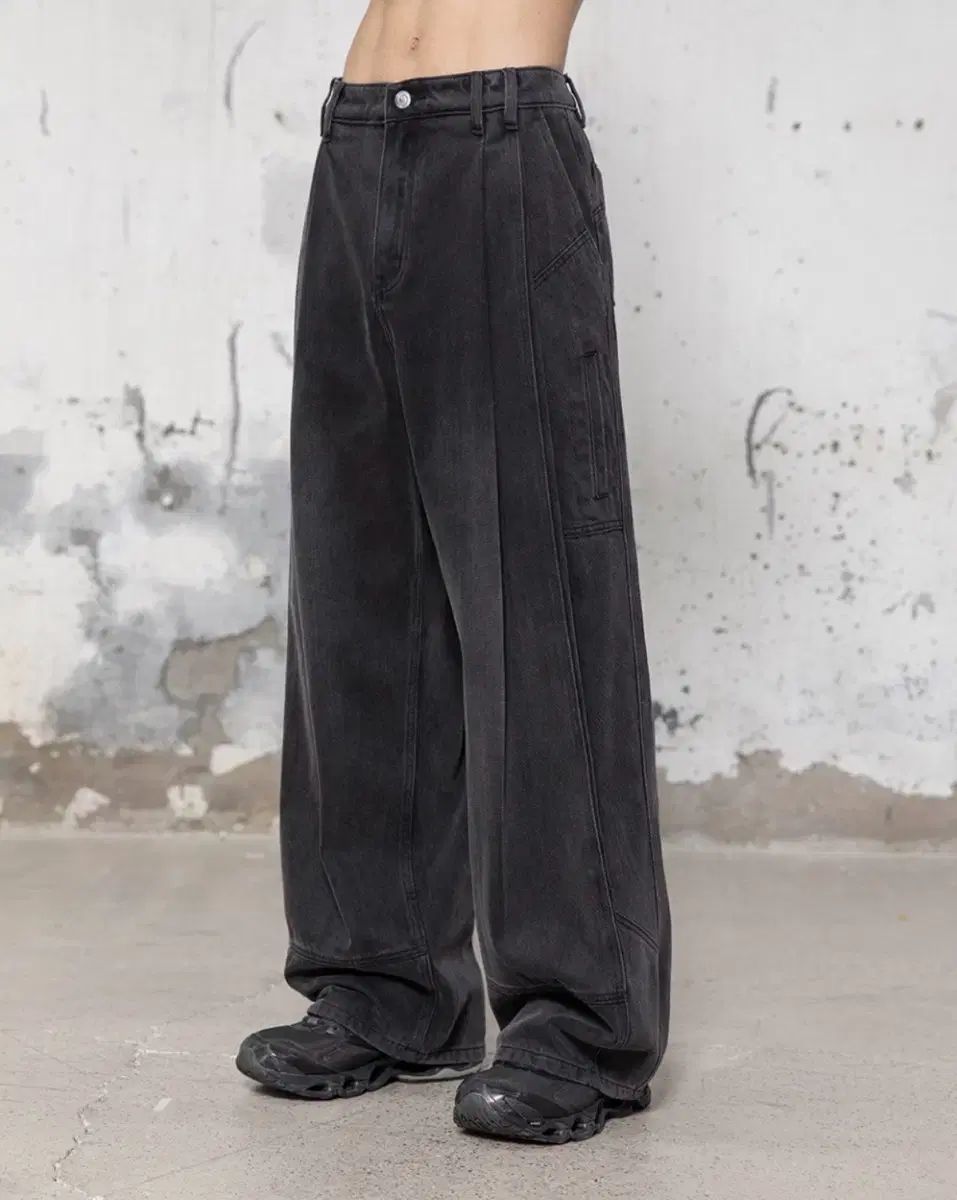 ボッテガヴェネタ ツータック デニムパンツ OFFブラック 2