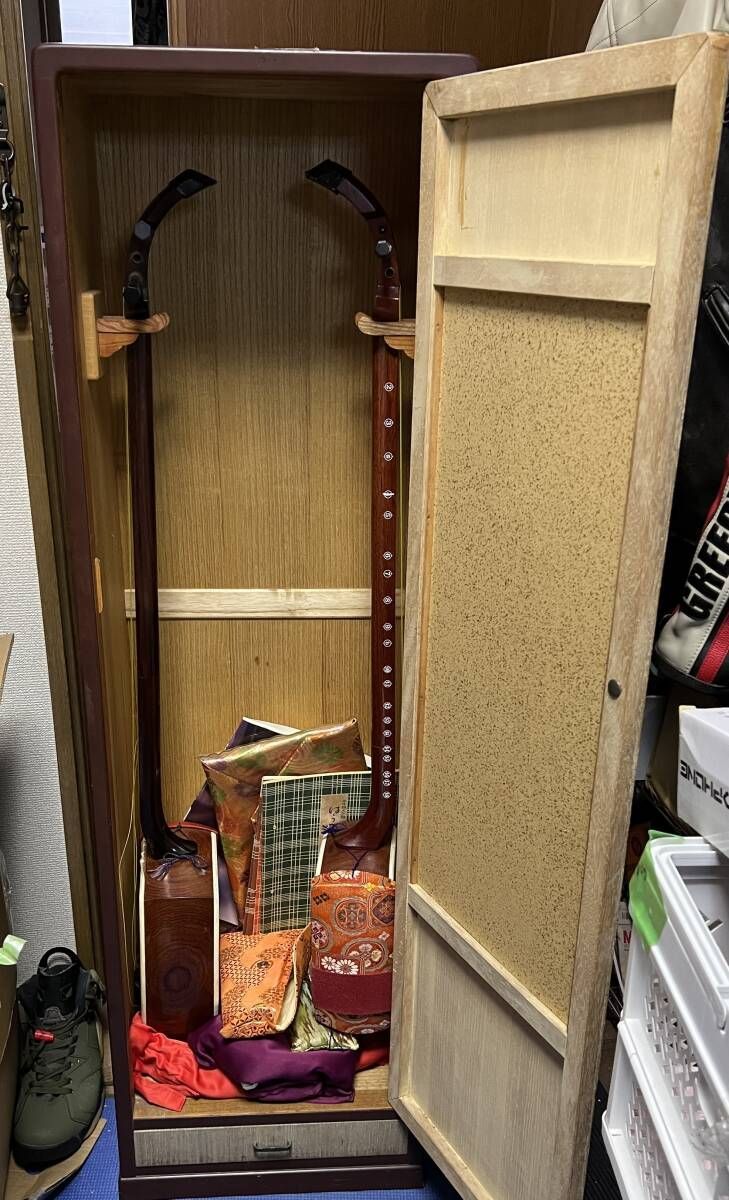 横浜港北引き取り可☆ジャンク☆三味線2丁と収納箱！その他楽譜や付属