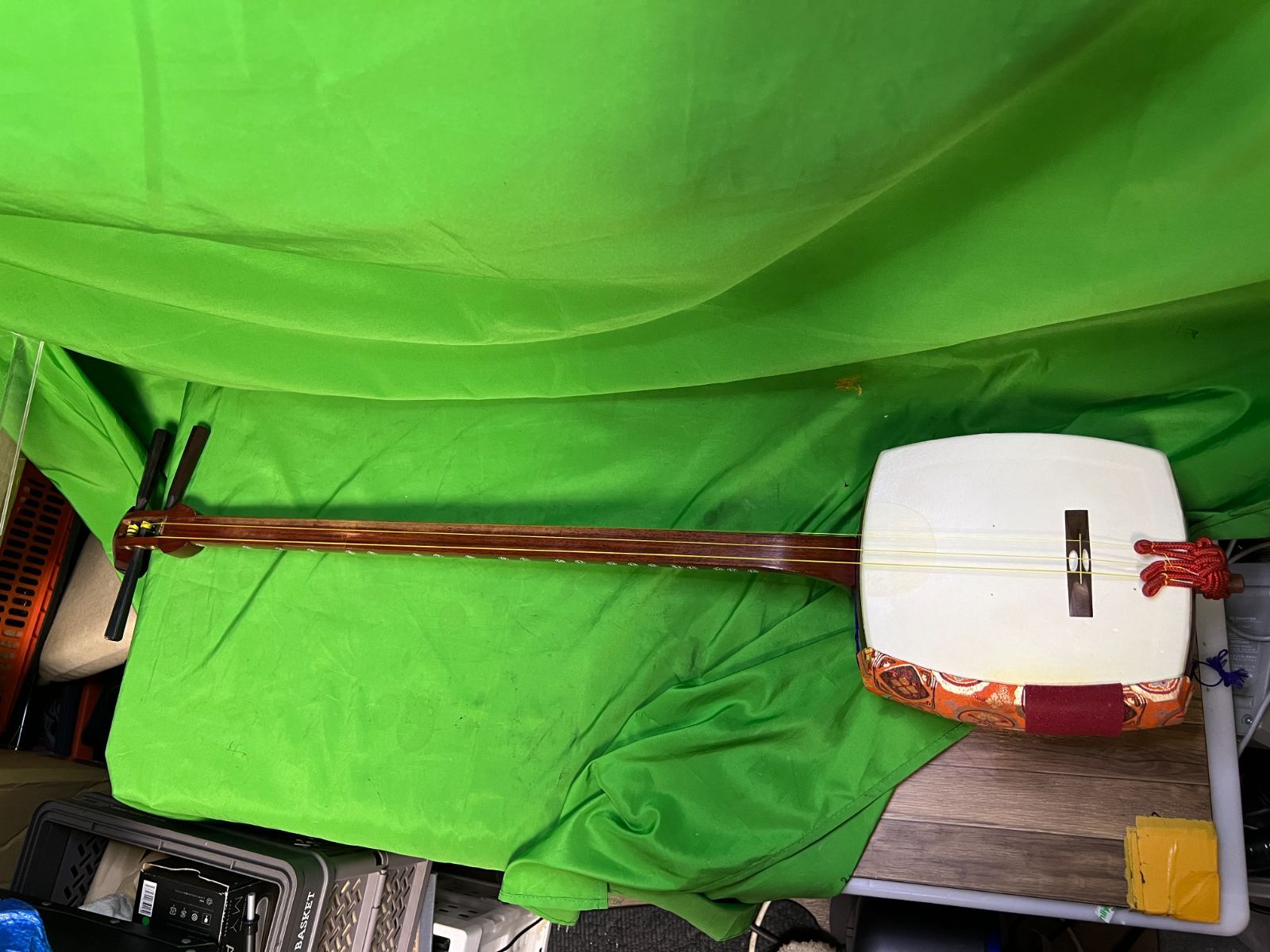 直接お引渡し☆ジャンク品☆レトロ品☆三味線&胴掛け 横浜港北引き取り可☆ジャンク☆三味線2丁と収納箱！その他楽譜や付属