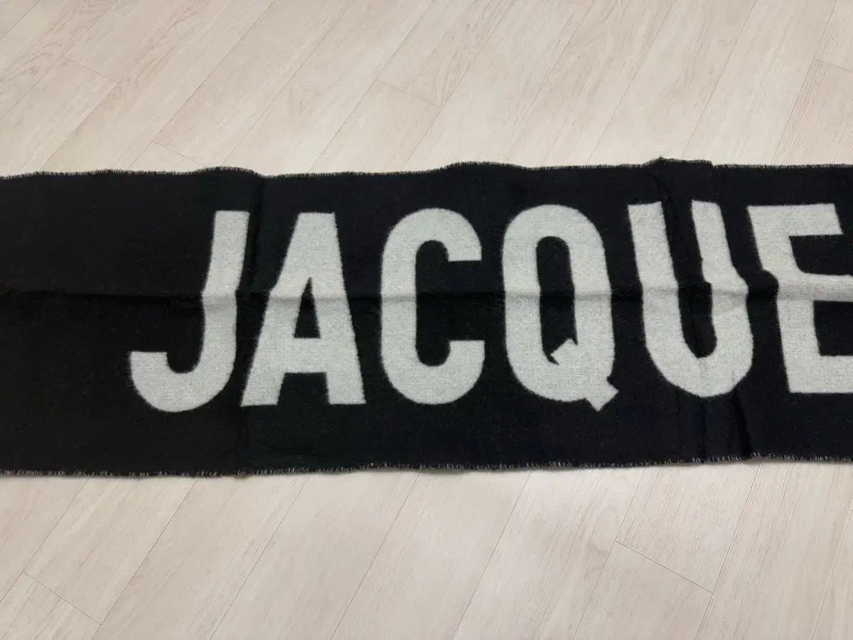 ジャックムス ロゴ フリンジ マフラー ブラック