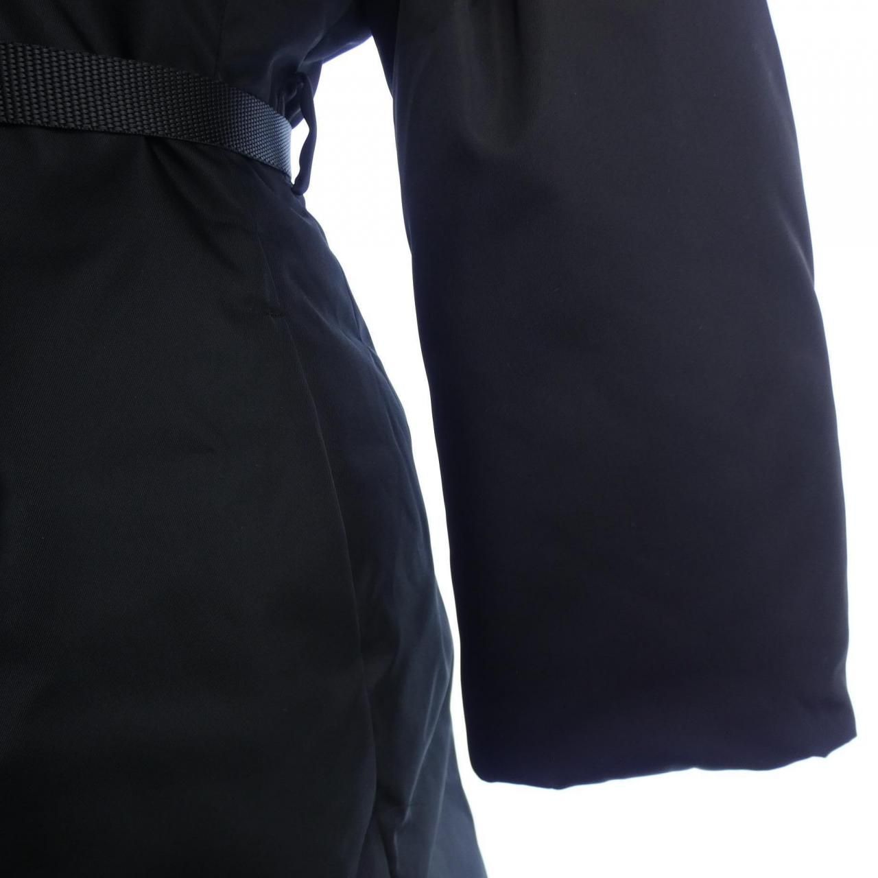 プラダ PRADA トライアングルロゴ RE-NYLON 292077 S222 1WQ8 ダウン