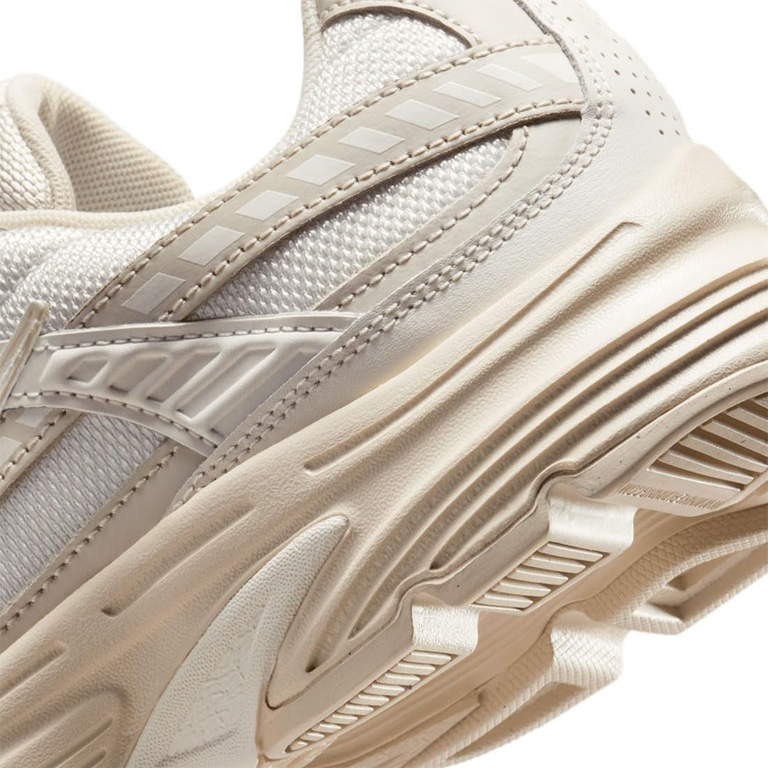 [ナイキ] イニシエーター [W INITIATOR] ライトオールウッドブラウン/ファントム/セイル 394053-103 ナイキ] イニシエーター W INITIATOR ライトオールウッドブラウン