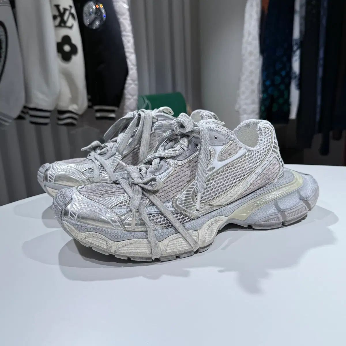 41 | バレンシアガ 3 XL エッグシェル スニーカー