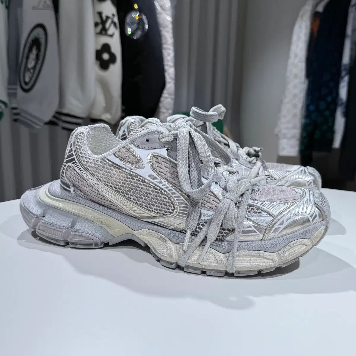 41 | バレンシアガ 3 XL エッグシェル スニーカー