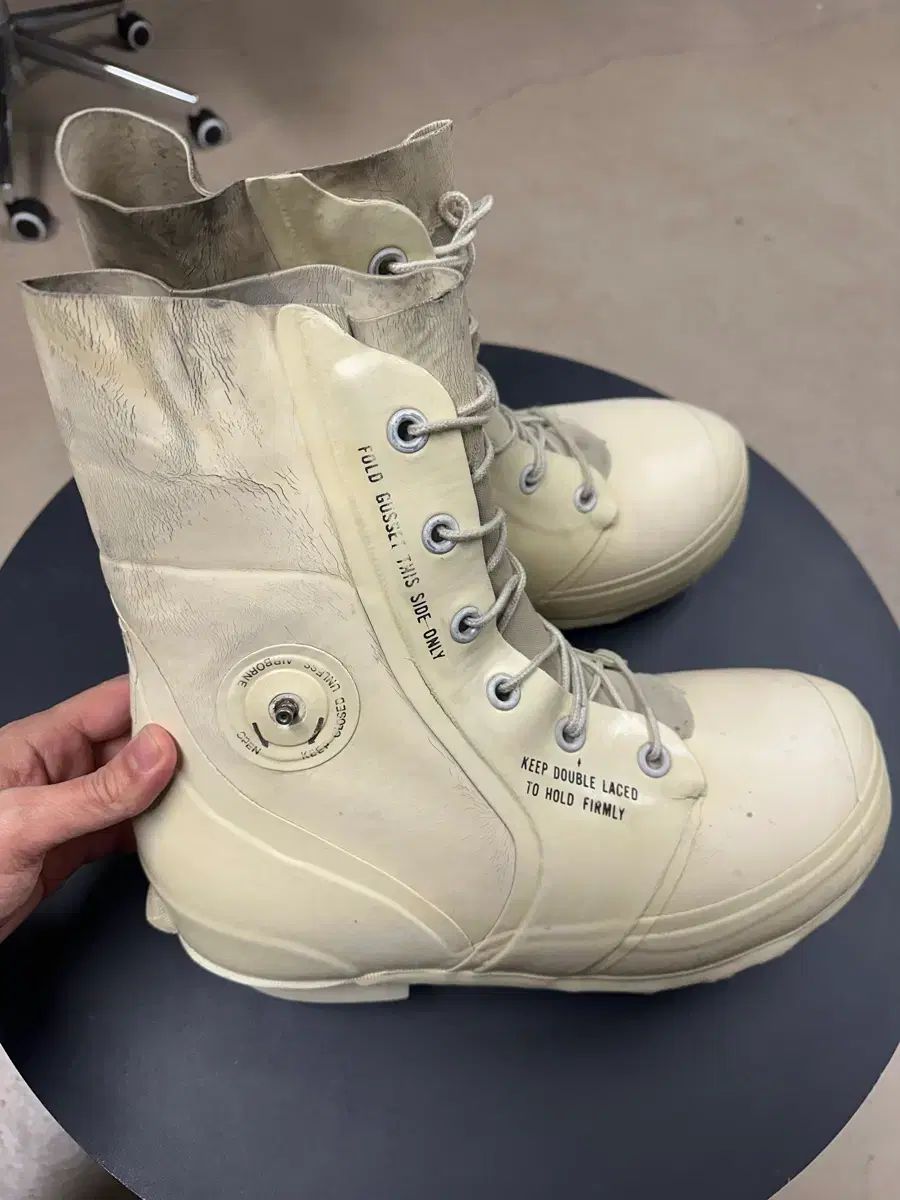 BUNNYブーツ 雪上靴 mickey mouse ミッキーマウス 白 ブーツ