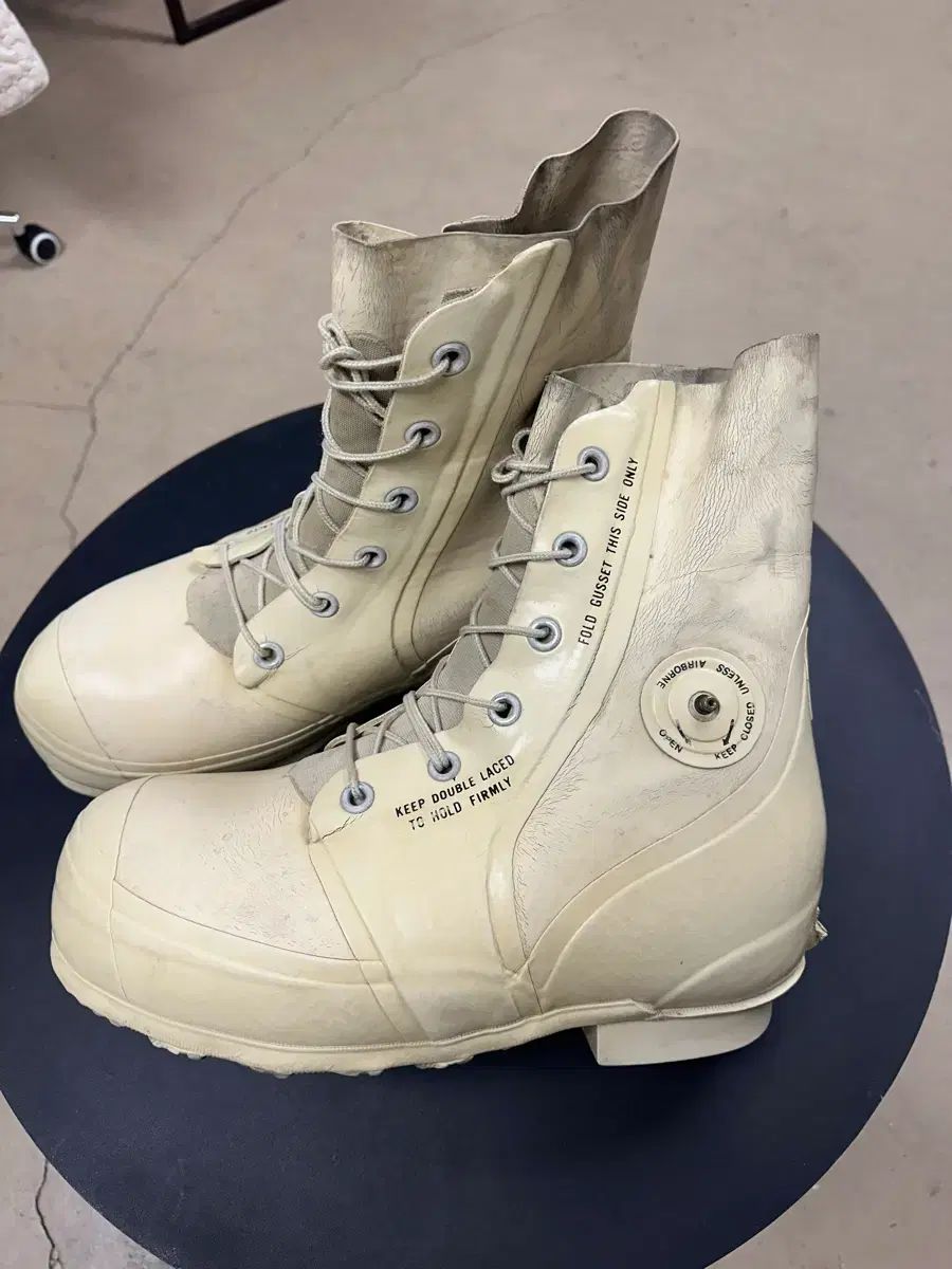 BUNNYブーツ 雪上靴 mickey mouse ミッキーマウス 白 ブーツ