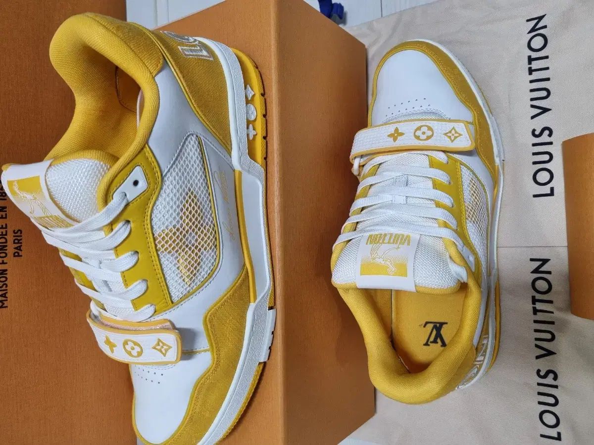 A+(8)275 実際に着用1 ルイヴィトン バックル モノグラム スニーカー