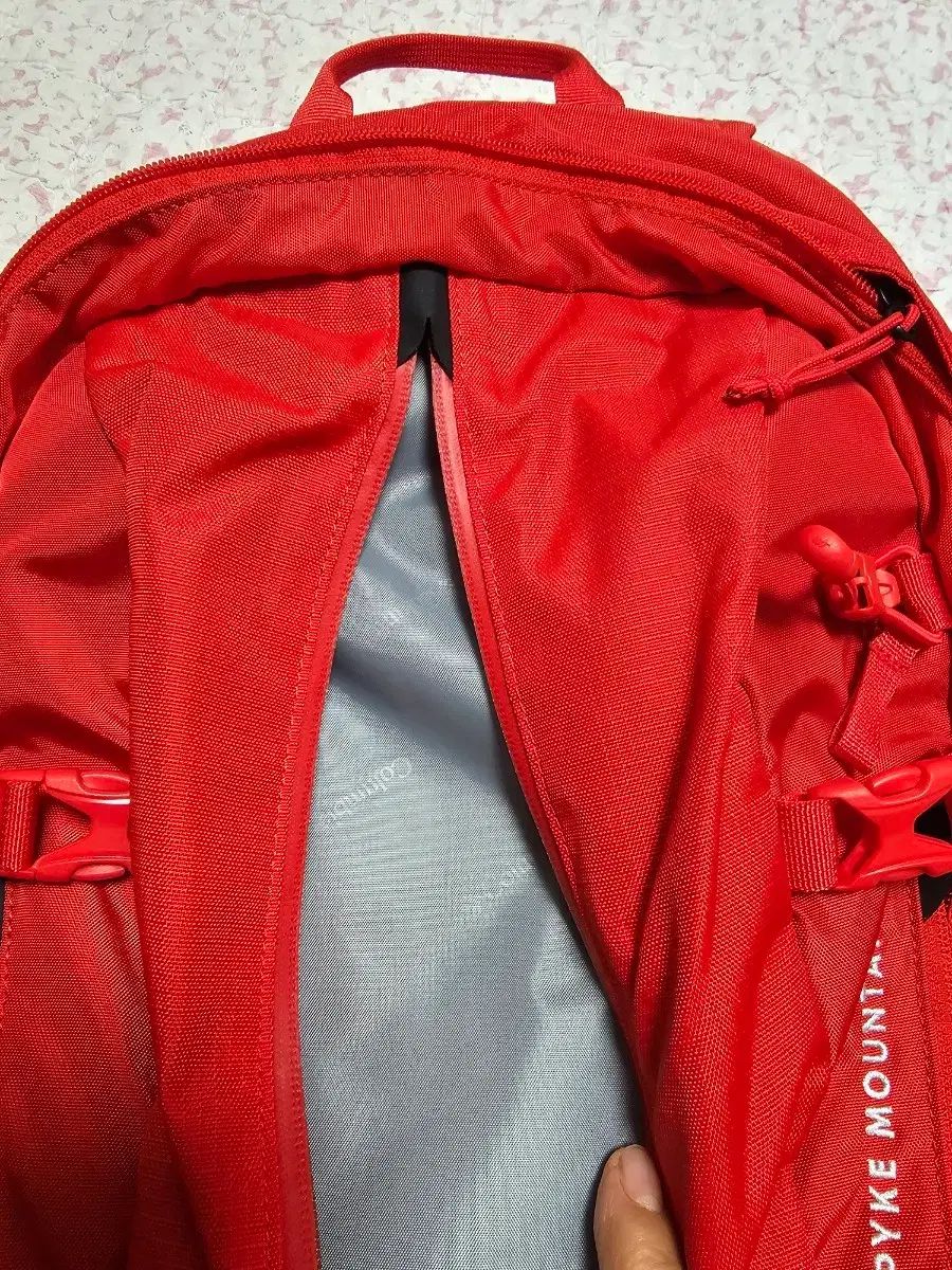 コロンビア Pyke Mountain 18 赤色 登山 リュックサックです - L