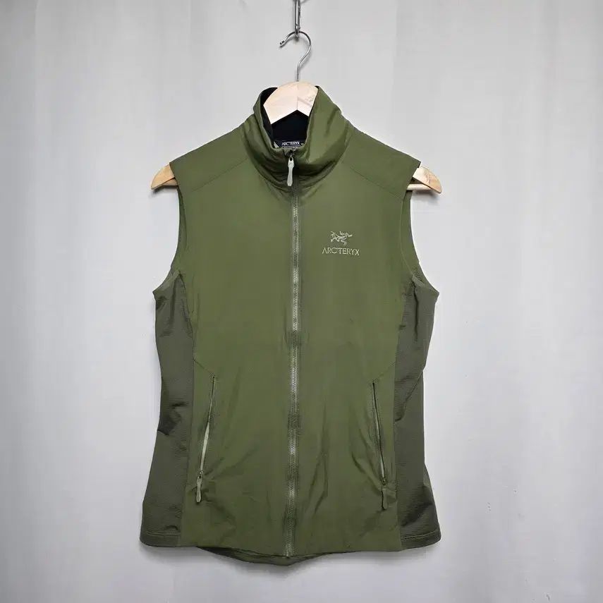 ARC TERYX アークテリクス レディース Atom アトム ベスト 旧モデル M