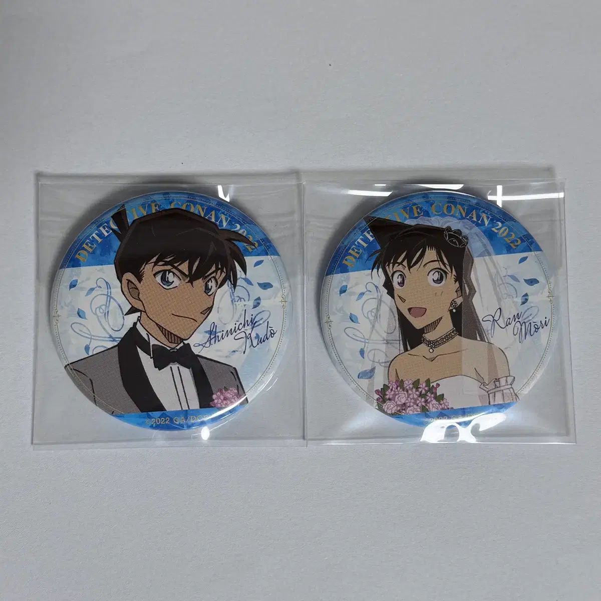 名探偵コナン 毛利 蘭 & 工藤 新一 缶バッジ - メルカリ