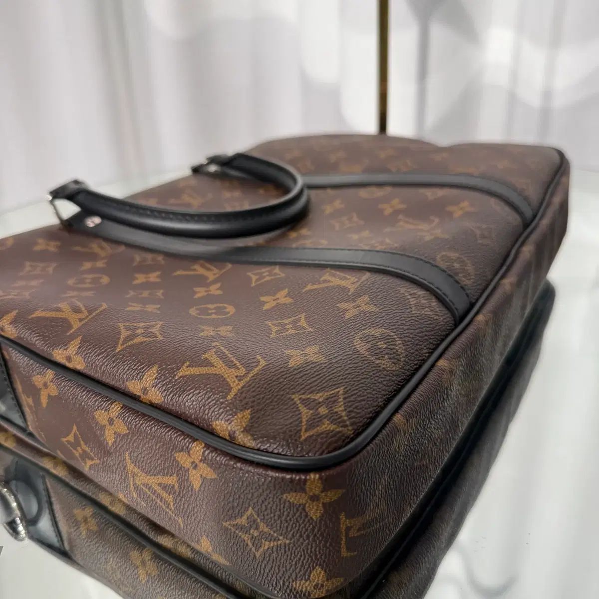 Louis Vuitton ルイヴィトン マカサー ポルト ドキュマン ボヤージュ