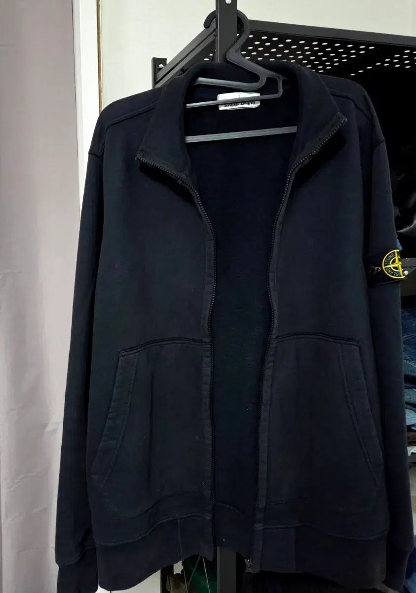 ストーンアイランド ブラック コットン ジップアップ ジャケット