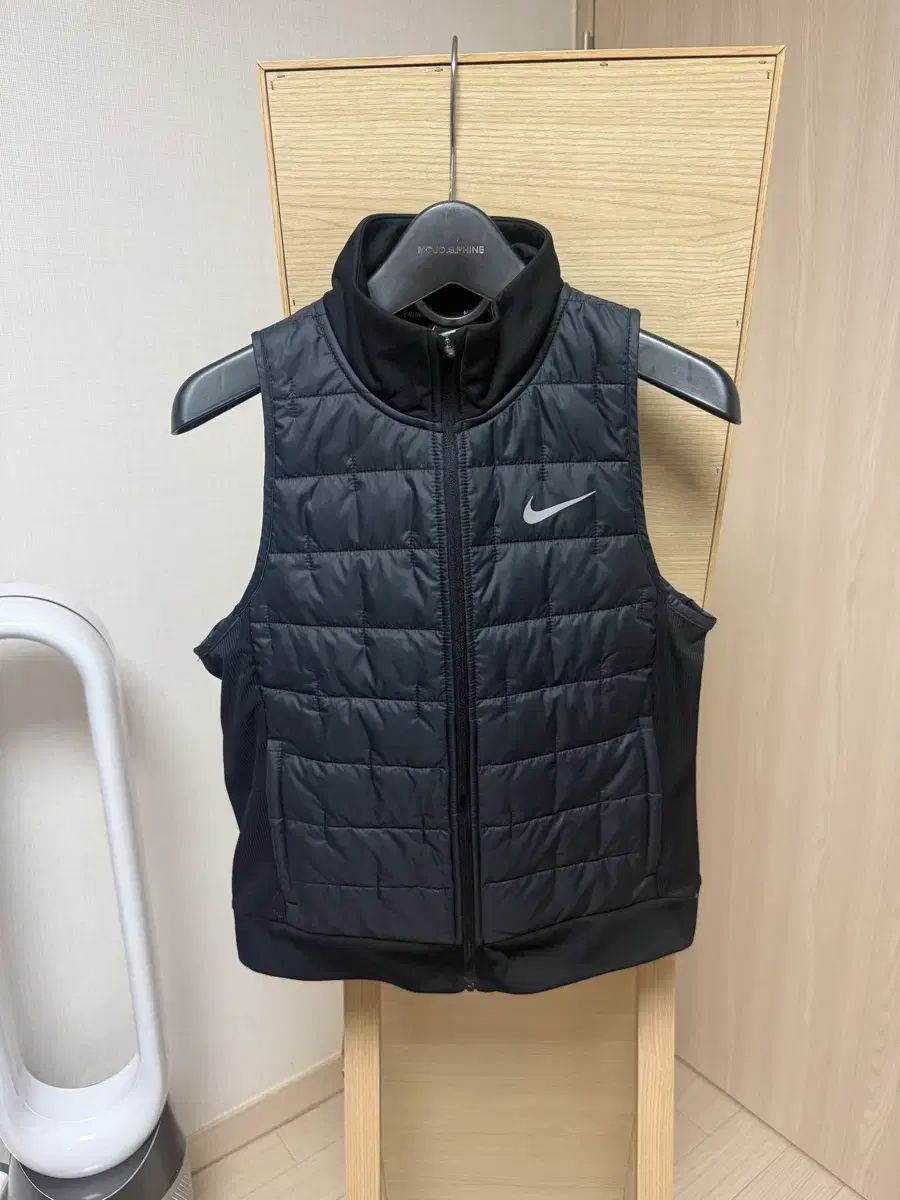 ナイキ サーマフィット レディース ランニングベスト 80