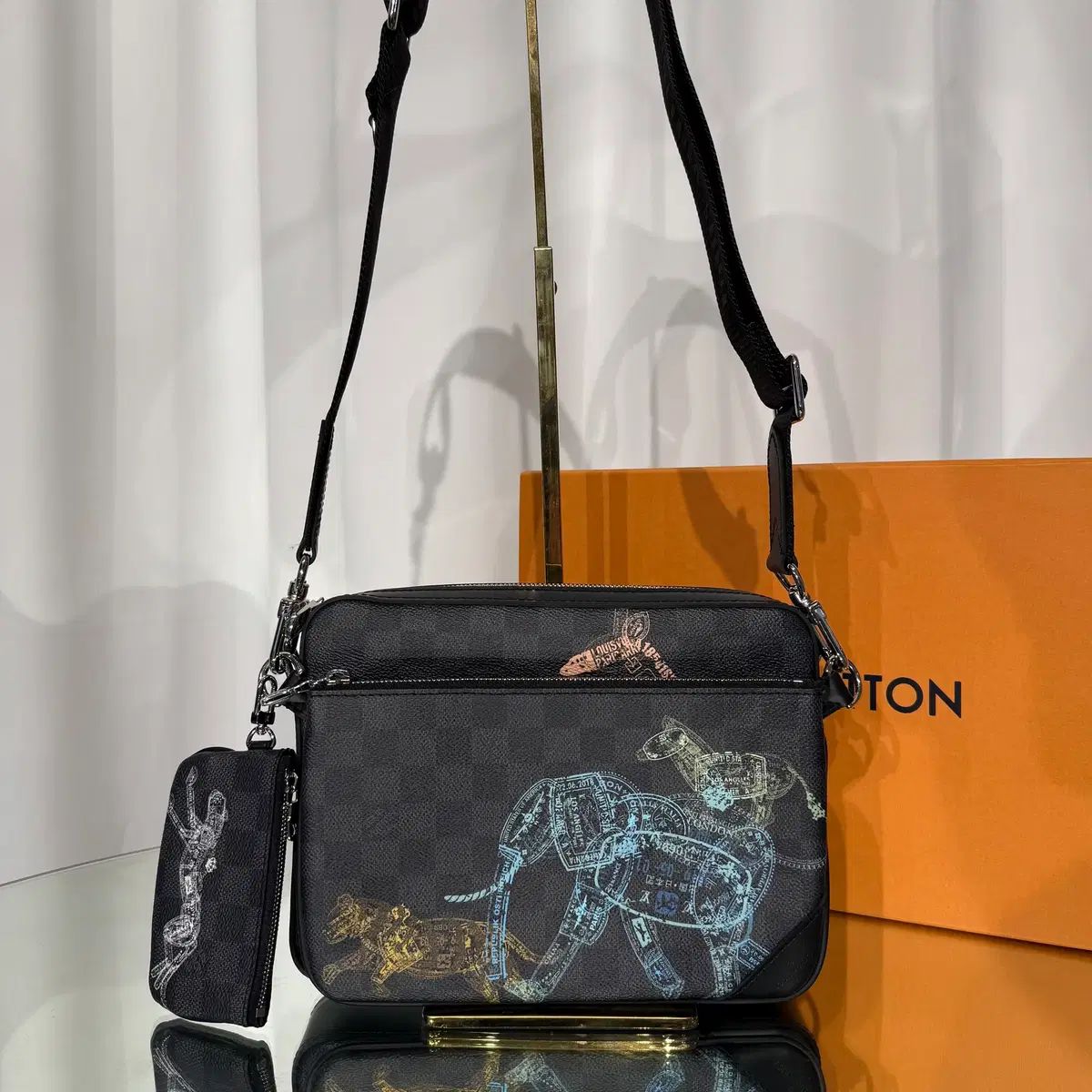 プレゼント用 Louis Vuitton ダミエ グラファイト トリオ メッセンジャー クロスバック N 58040
