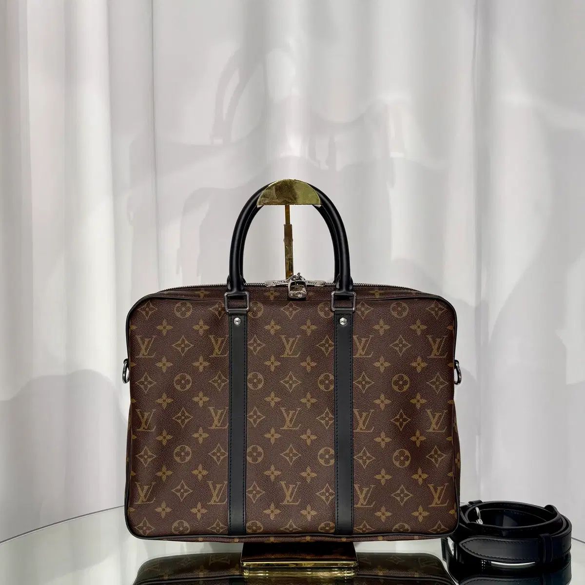 LouisVuitton マカサー　ポルト ドキュマン ほぼ新品 Louis Vuitton ルイヴィトン マカサー ポルト ドキュマン