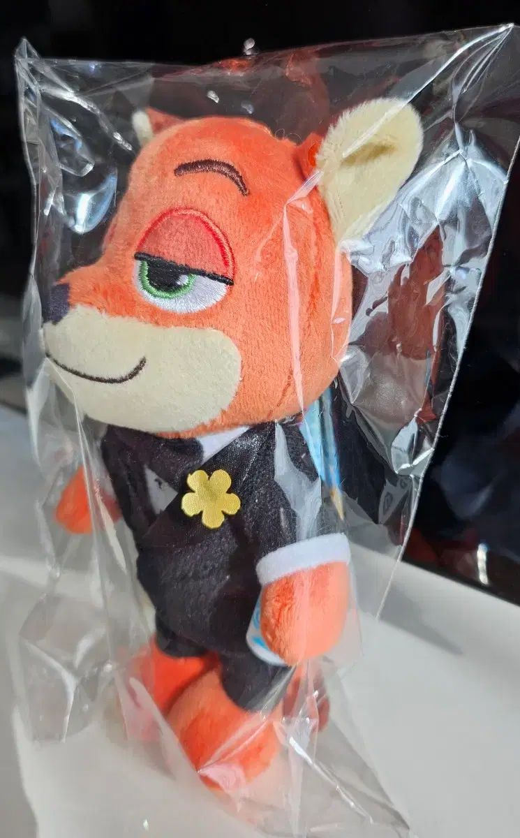 ズートピア2 CGV ニック ぬいぐるみ キーリング ぬい - メルカリ