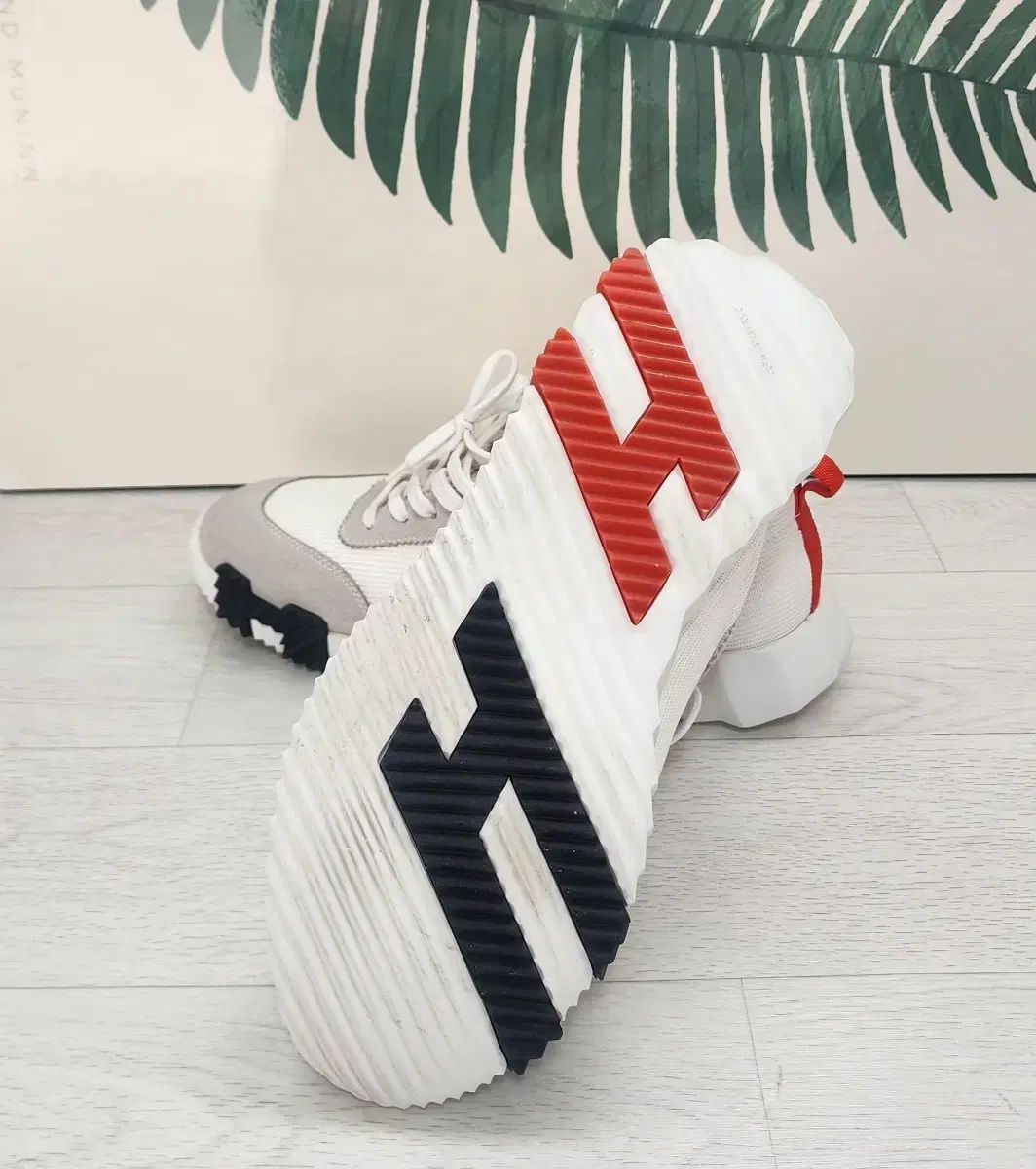 エルメス バウンシング スニーカー