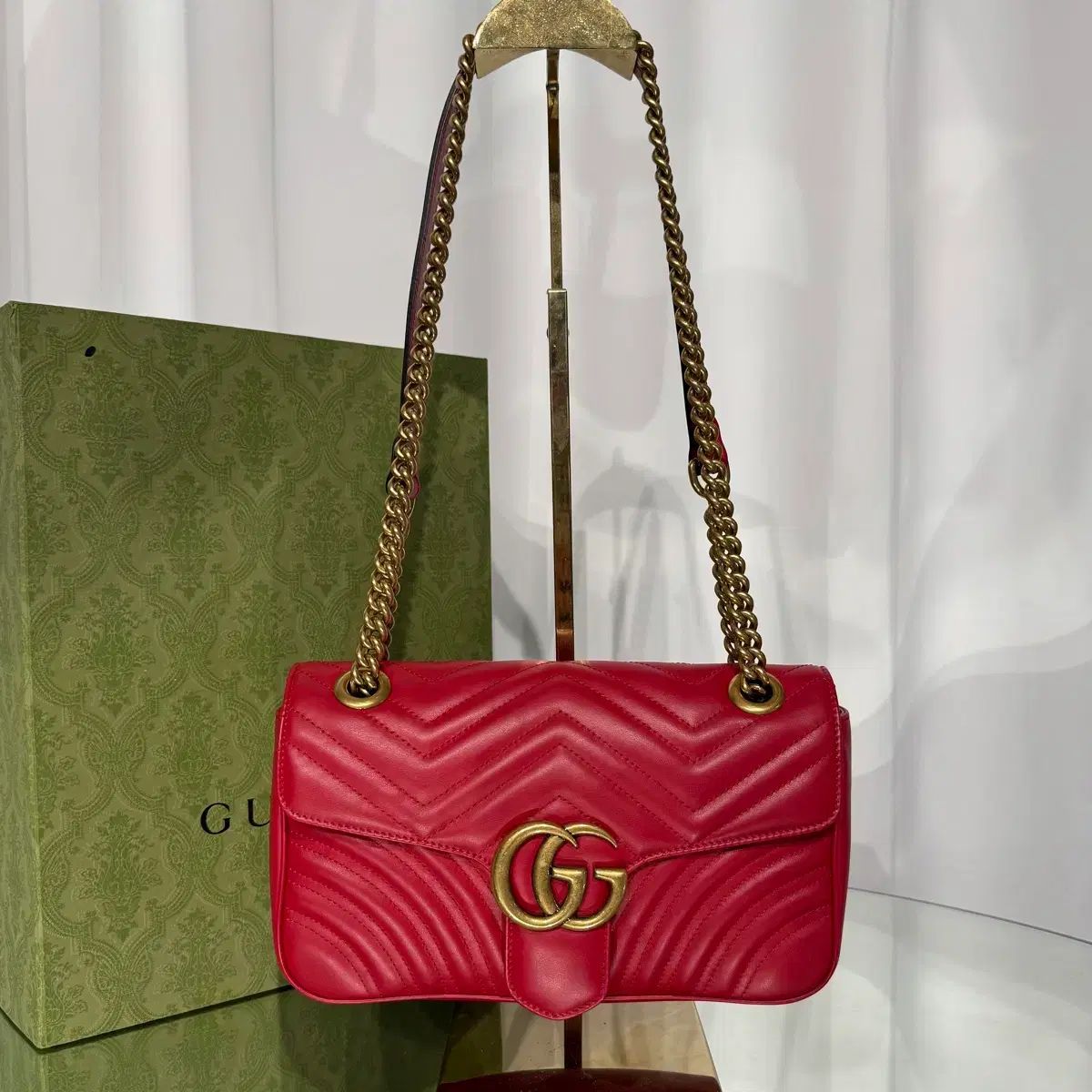 Mサイズ グッチ マーモント マトラッセ ショルダーバッグ