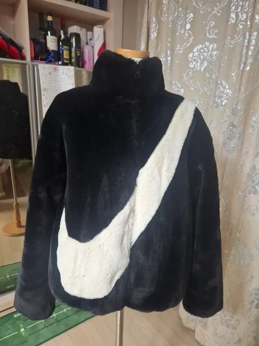 ナイキ スウッシュ ファー ジャケット ブラック S