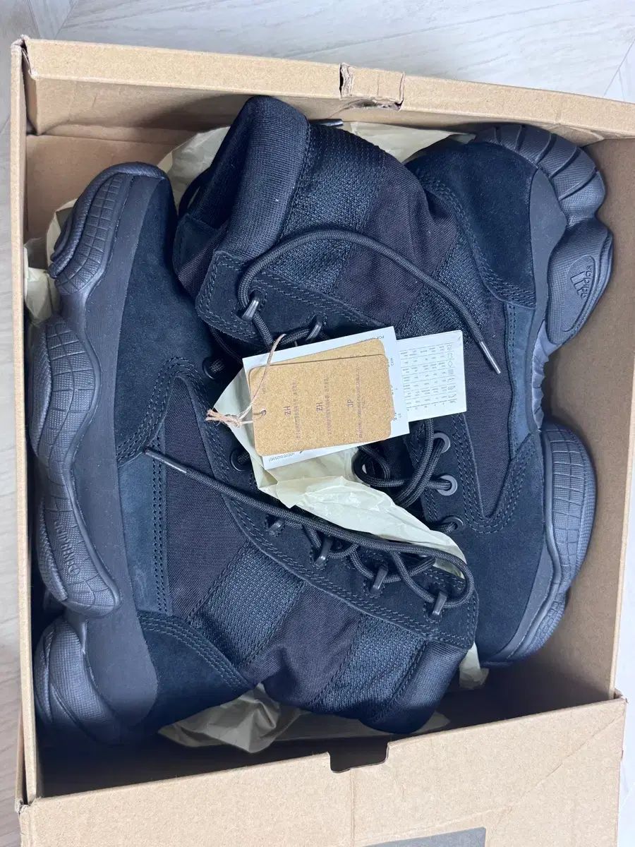 Yeezy 500 ハイ タクティカル ブラック カラー 275 mm