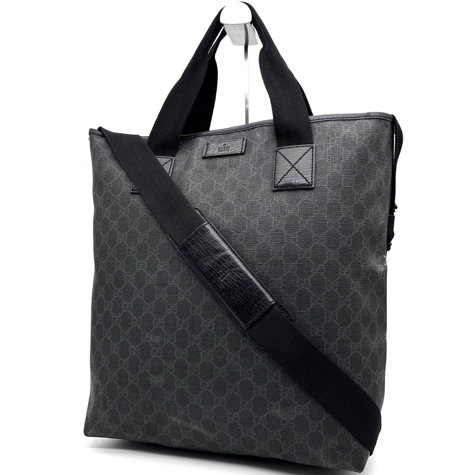 GUCCI グッチ トートバッグ ショルダーバッグ 2 way GGスプリーム メンズ ビジネス ブラック PVC レザー ロゴプレート 大容量 多収納