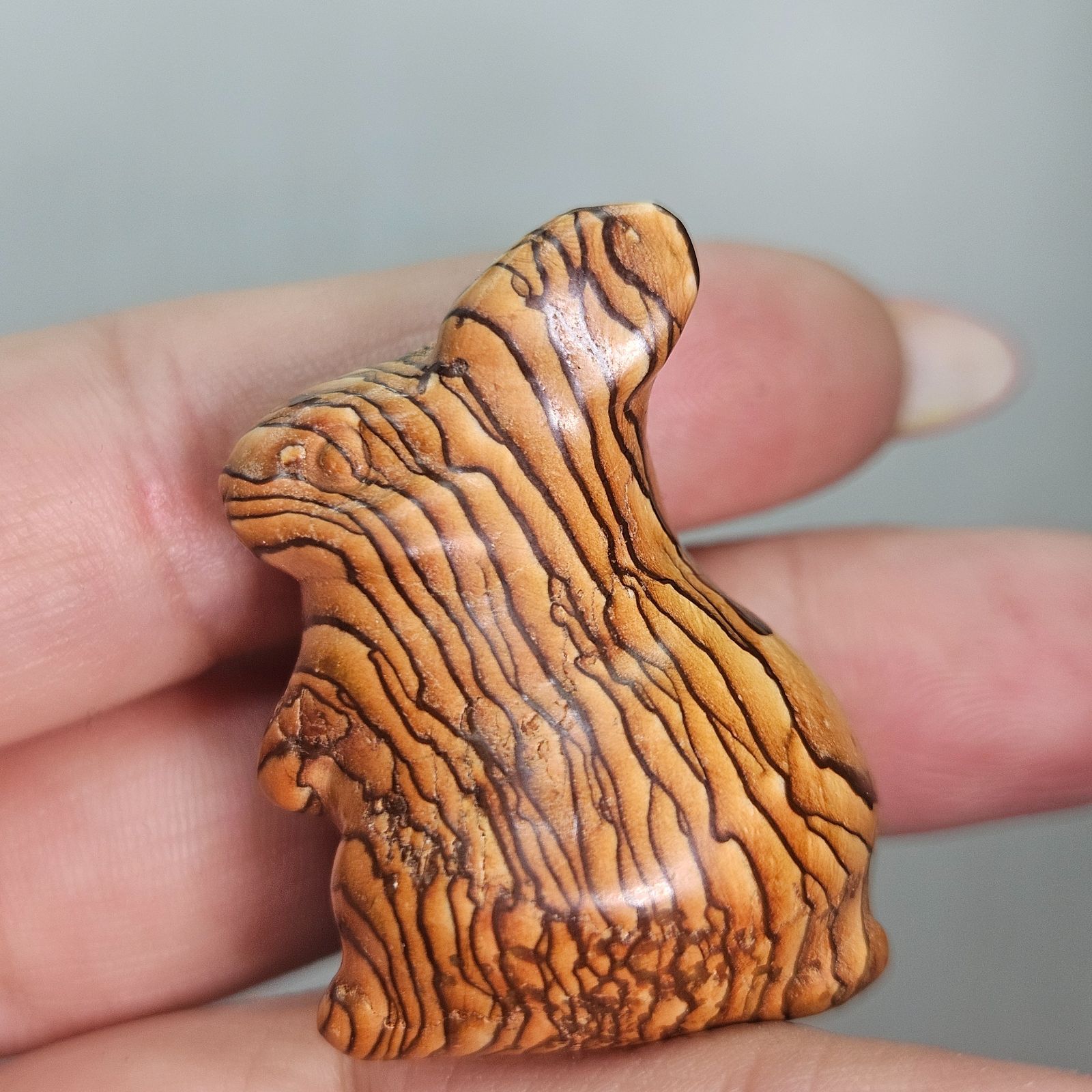 メルカリ市限定♡天然石 色々なカービング グレイニネス✨うさぎ✨カービング✨ - メルカリ