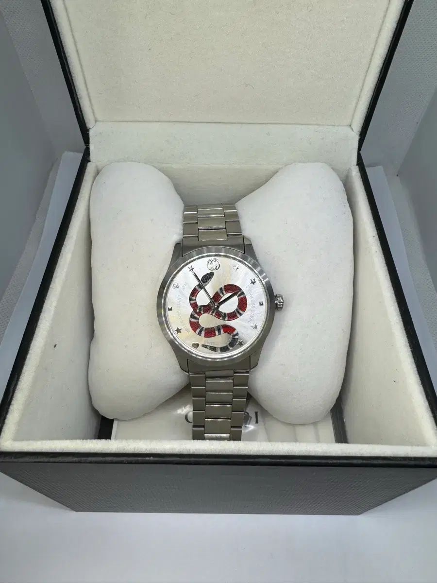 グッチ Gタイムレス キングスネーク メタル クオーツ ウォッチ