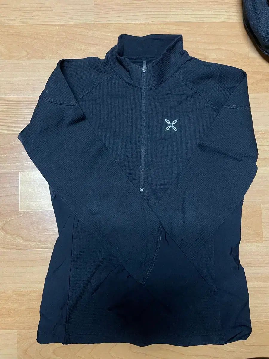 モンチュラ レディース ジップアップ Tシャツ ブラック