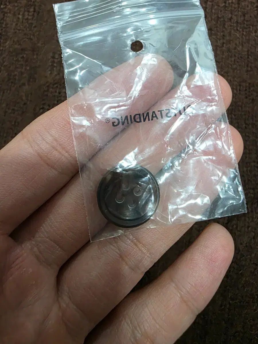 OUTSTANDING アウトスタンディング