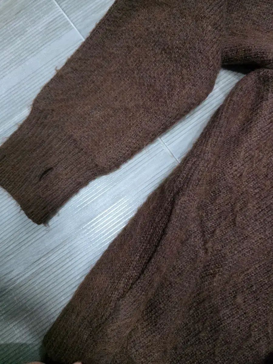 OUTSTANDING アウトスタンディング ブラウン ブラッシュドウール ラウンドネックカーディガン リピーター多 カーディガン 