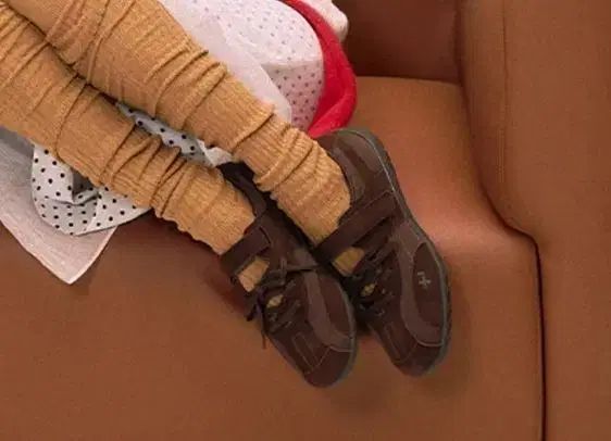 OTZ ロマリ スウェード レースアップ スニーカー ブラウン