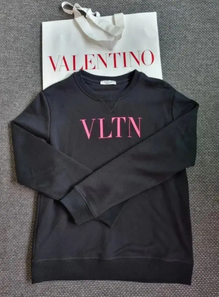 ヴァレンティノ スウェット - メルカリ