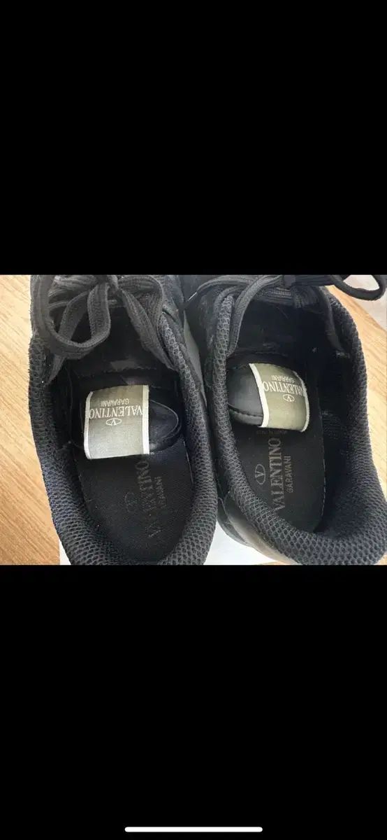  ヴァレンティノ カモフラージュ ロックランナー スニーカー 靴