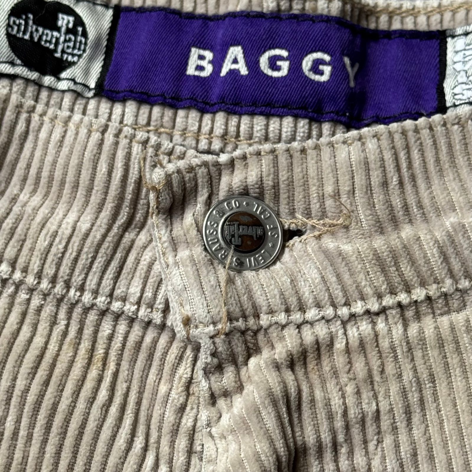 90's Levi's SILVERTAB baggy コーデュロイ 38×30 90's Levi's シルバータブ 太畝コーデュロイ W32 L30〝baggy〟 | CU
