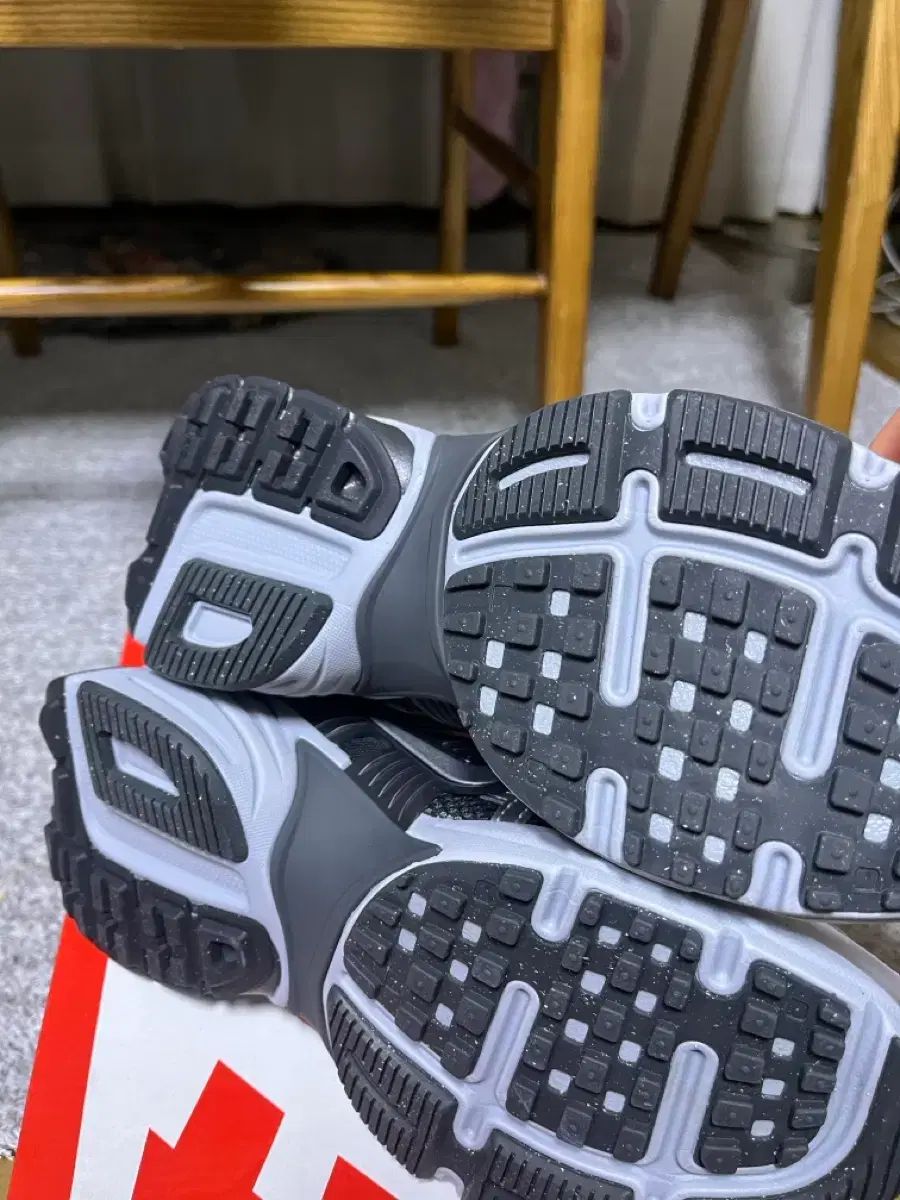 ナイキ v 2 k ラン DARK SMOKE GREY