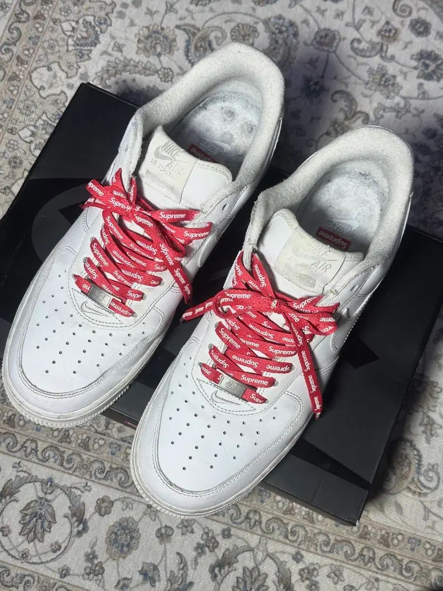 ナイキ シュプリーム エアフォース 275 白