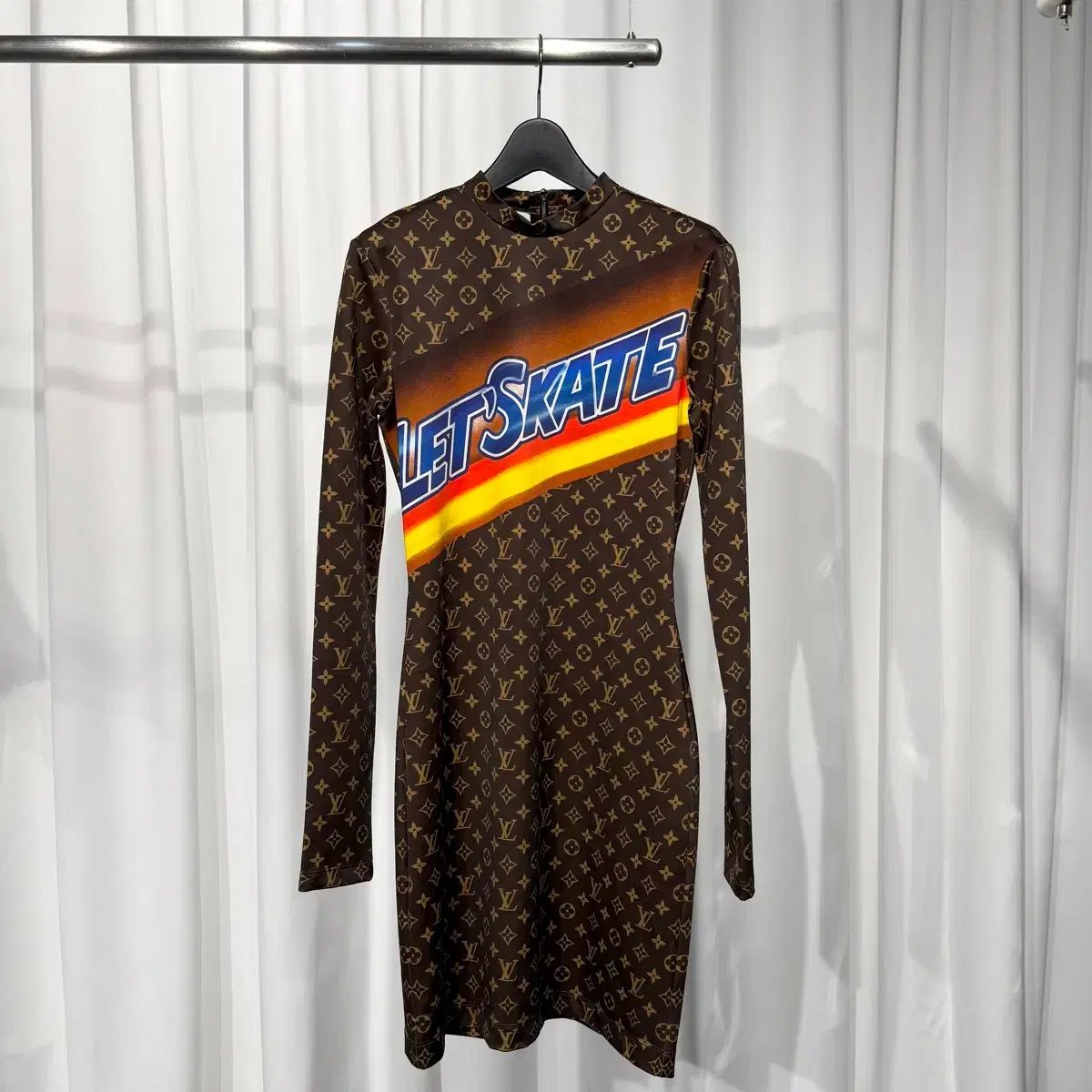 XS Louis Vuitton ヴァージル モノグラム スケート ジャージ フィット ドレス
