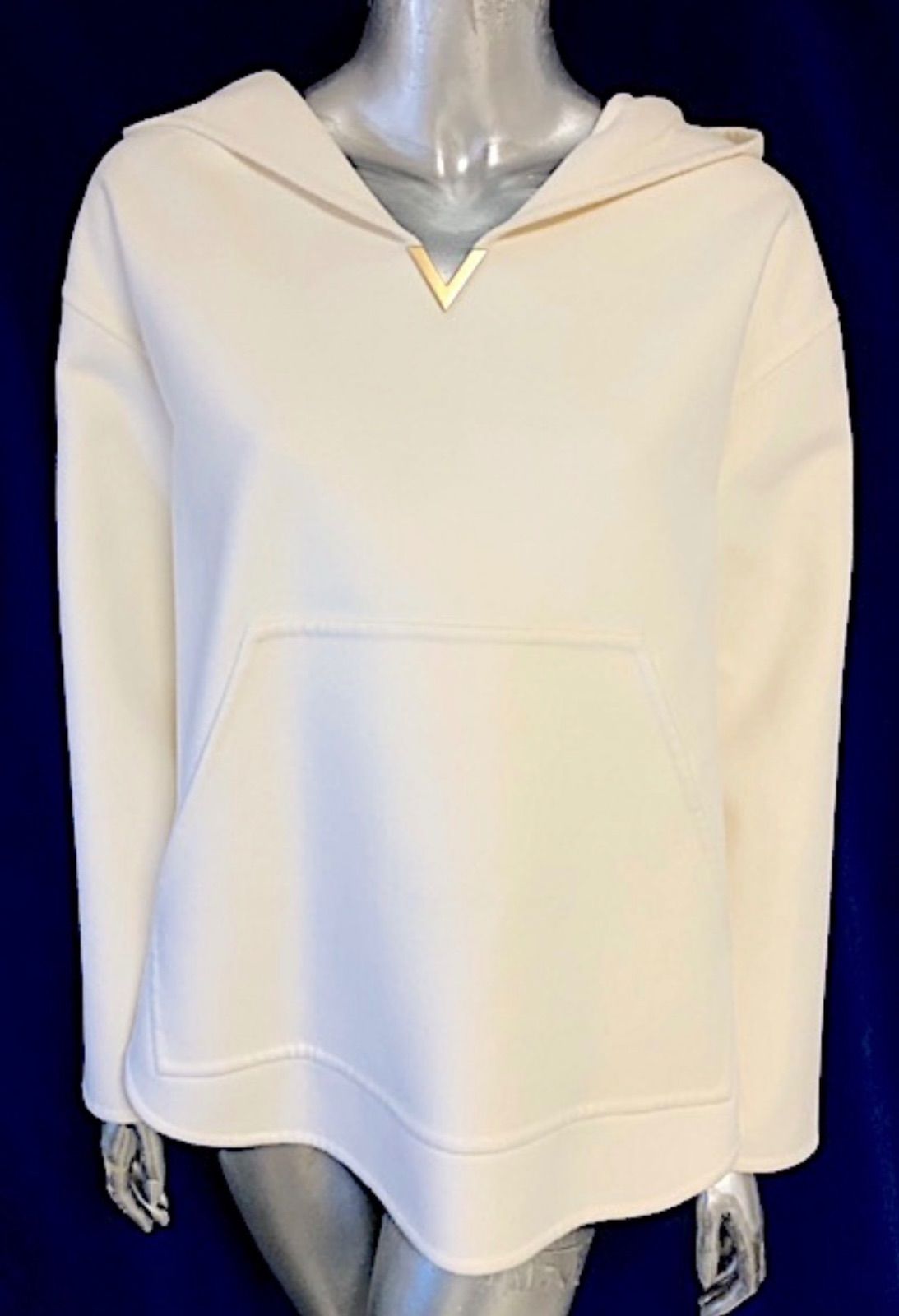 ゴールドVが目を引きます！一点物！早い者勝ち！【美品】VALENTINO