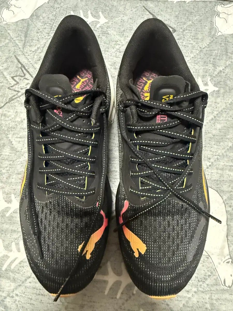 プーマ ディヴィエイト ナイトロ 3 ブラック 245 mm ランニングシューズ