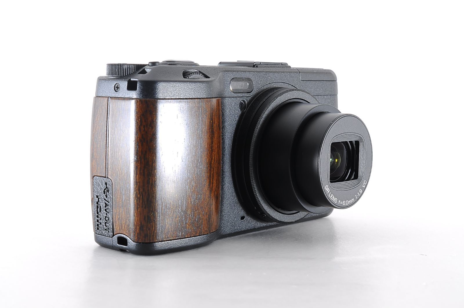 コンパクトデジタルカメラ