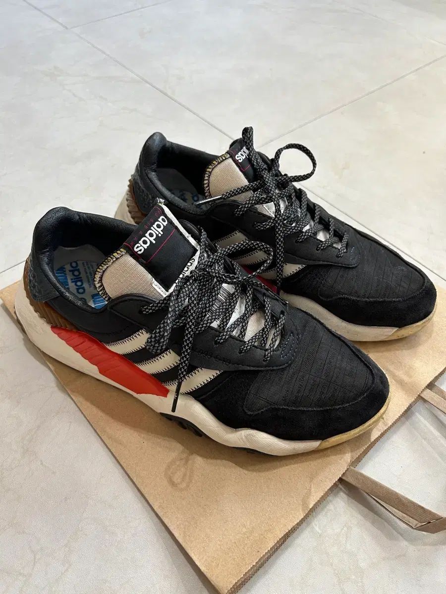 アディダス アレキサンダーワング ターンアウト スニーカー