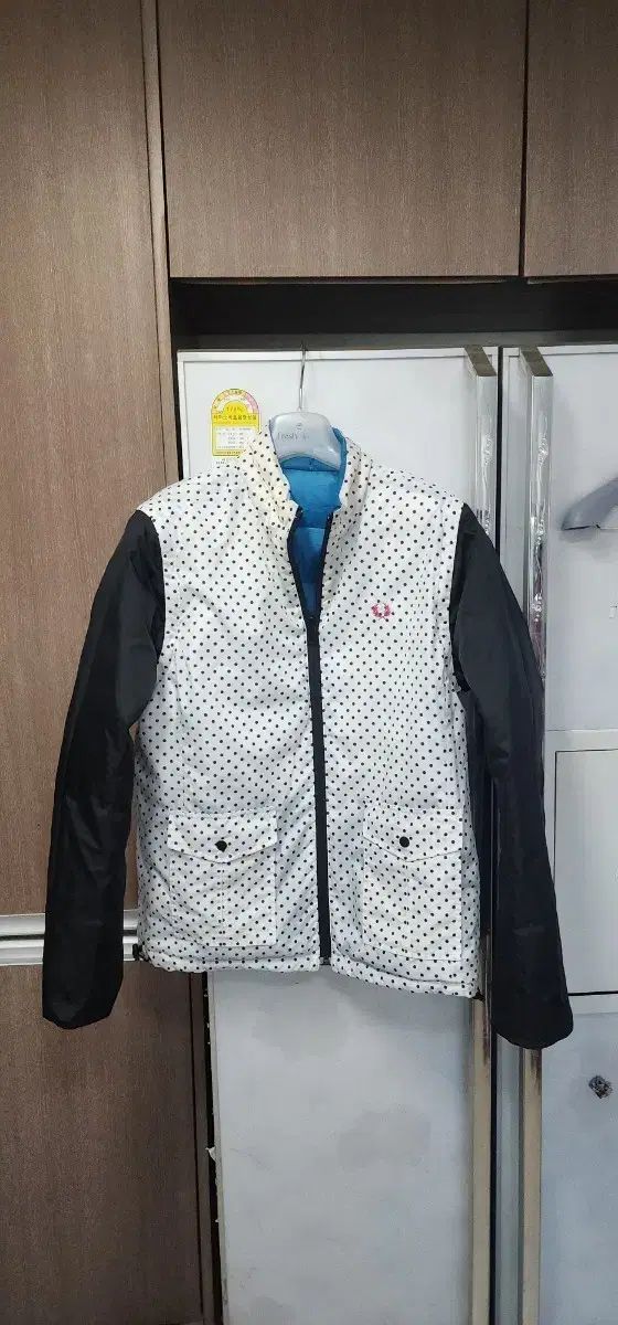 フレッドペリー 袖取り外し リバーシブルダウン ユニセックス