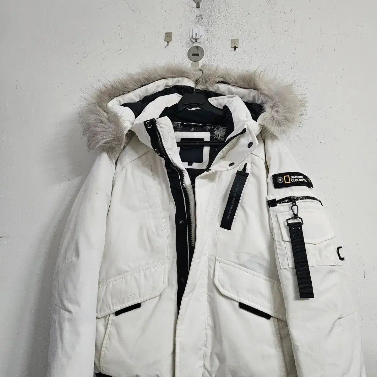 【新品】NATIONAL GEOGRAPHIC ホワイト ダウンジャケット ナショナルジオグラフィック 白 ダウン アウター - メルカリ