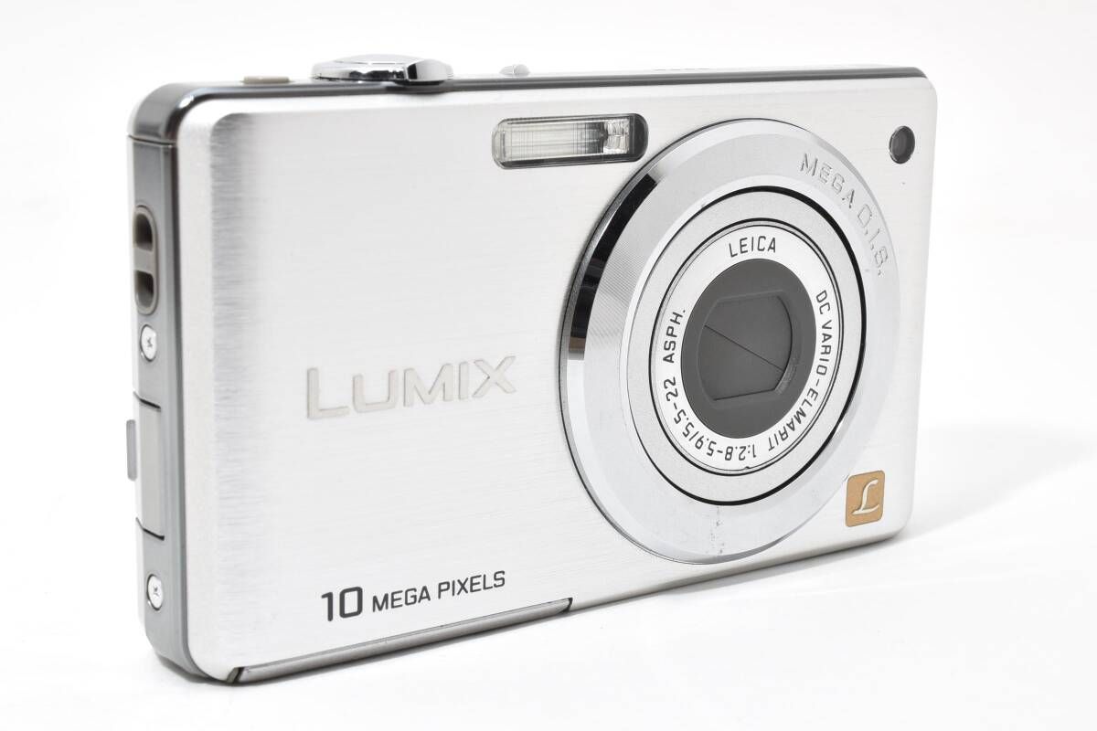 コンパクトデジタルカメラ