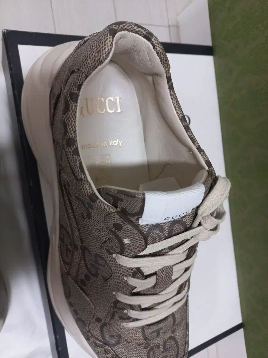  A 9 280 285グッチ ライトン 定価140万円台 エボニー 100周年 モデル スニーカー 靴