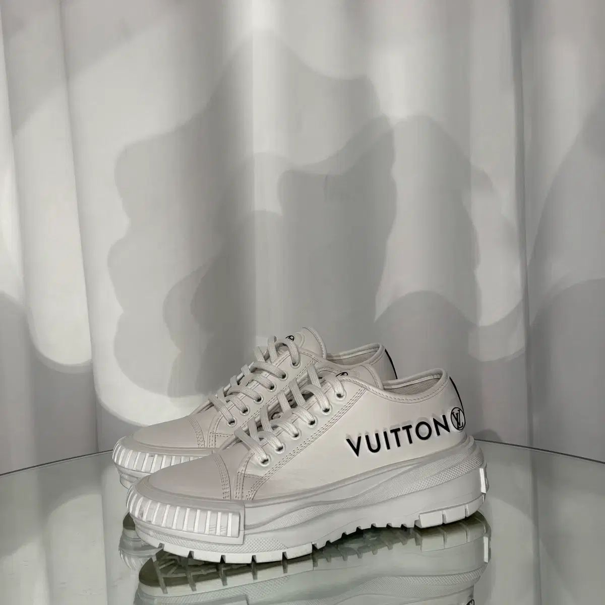 22 SS ルイヴィトン LV クアッド スニーカー