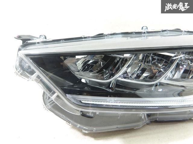 トヨタ ヤリス MXPH15 左ヘッドライト トヨタヤリス左ヘッドライト